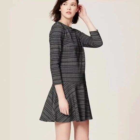 Ann Taylor Loft Size Small Geo Stripe Cute Adorable Fall Winter Dress